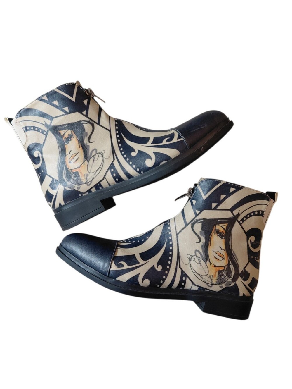 Goby Black and Cream Graphic Ankle Boots Women's Size 9 Rain Boots